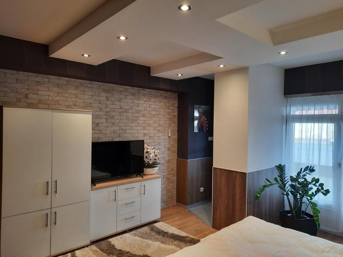 NagykátaFenyo Apartmanアパートメント エクステリア 写真