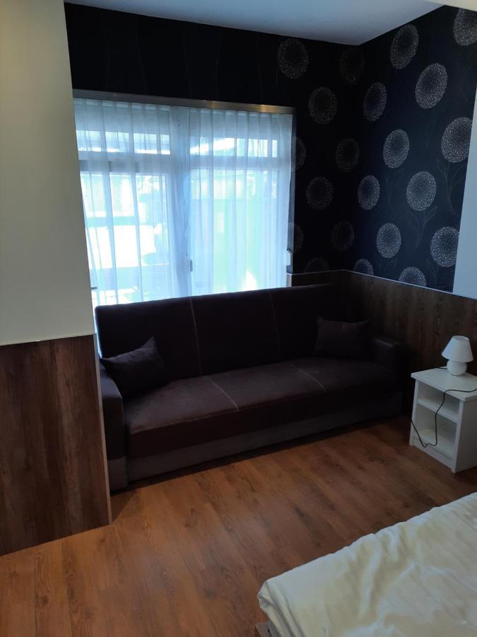 NagykátaFenyo Apartmanアパートメント エクステリア 写真